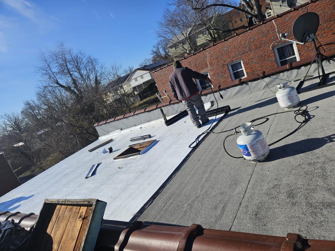 Reyes Roofing LLC
